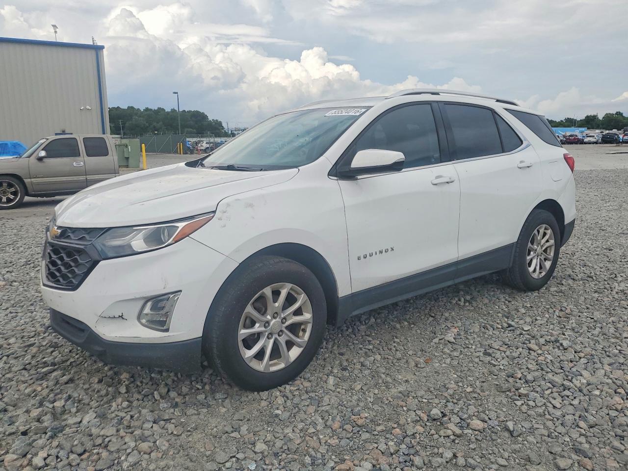 Salvage Chevrolet Equinox Image