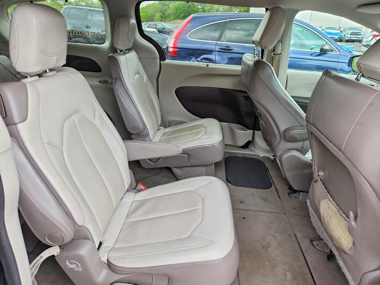 Chrysler Pacifica Touring L