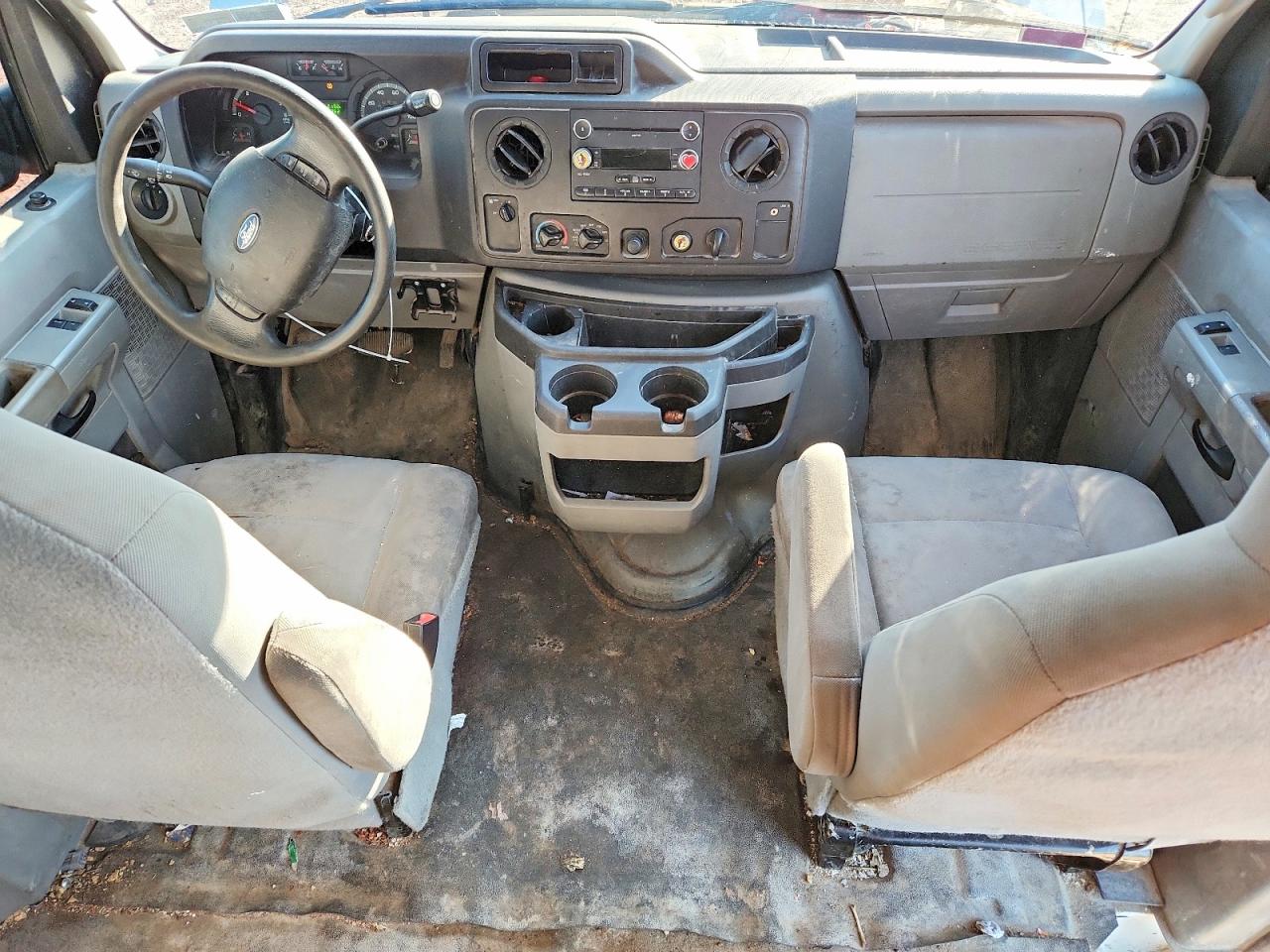 Ford Econoline E150 Van