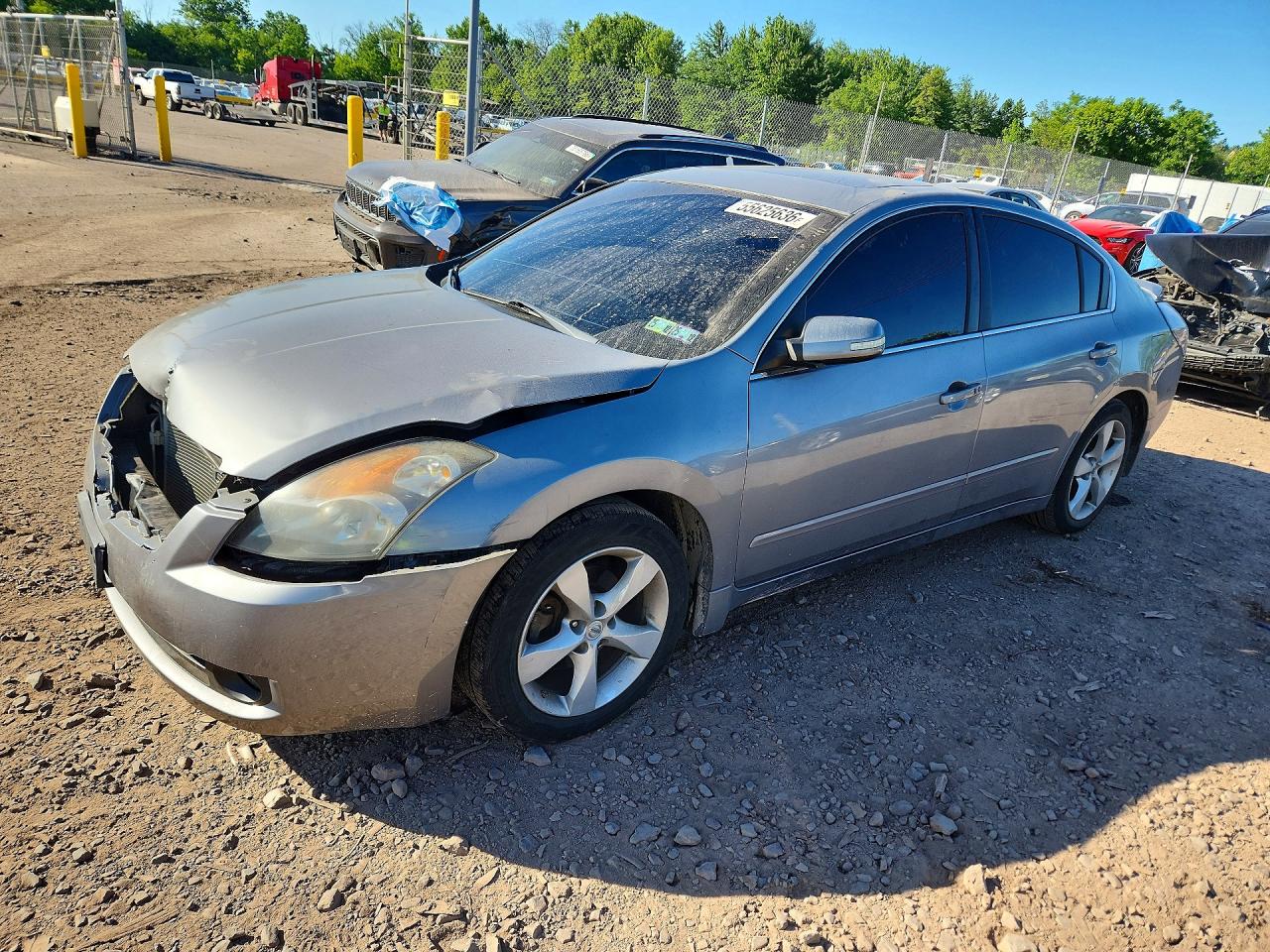 Salvage Nissan Altima Image