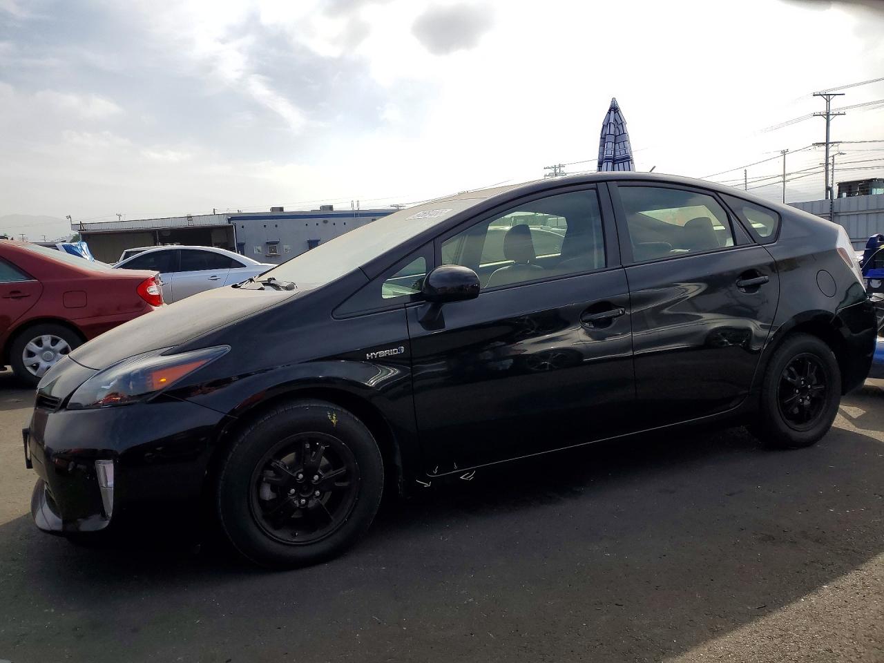 Salvage Toyota Prius Image