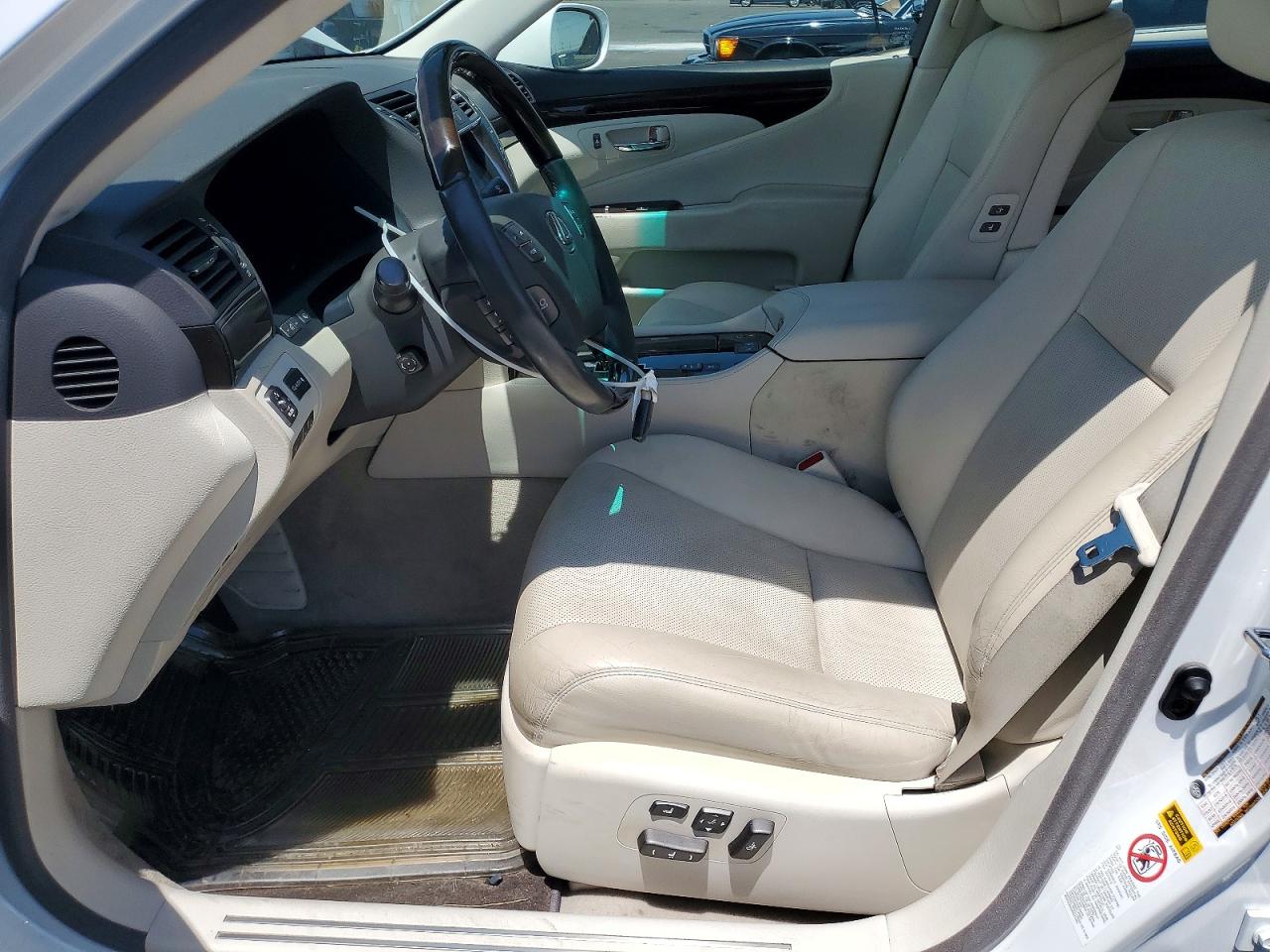Lexus LS 460