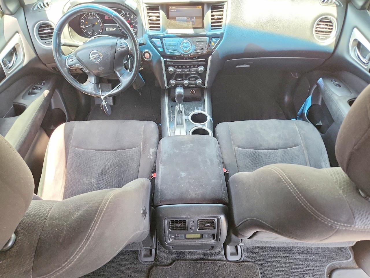 Nissan Pathfinder S