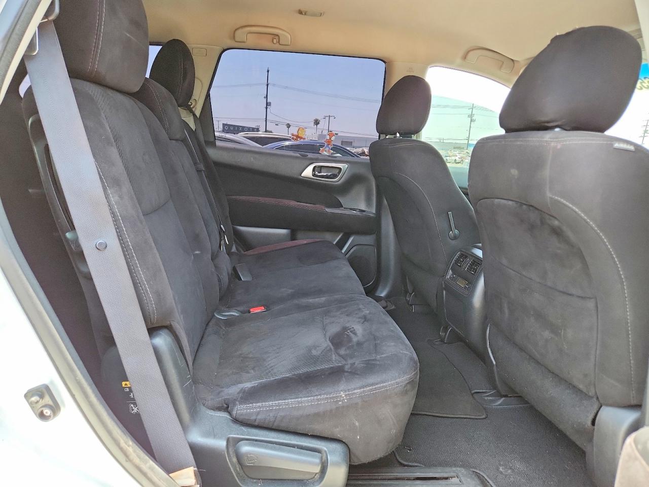 Nissan Pathfinder S
