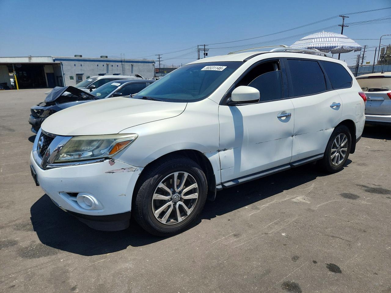Salvage Nissan Pathfinder Image