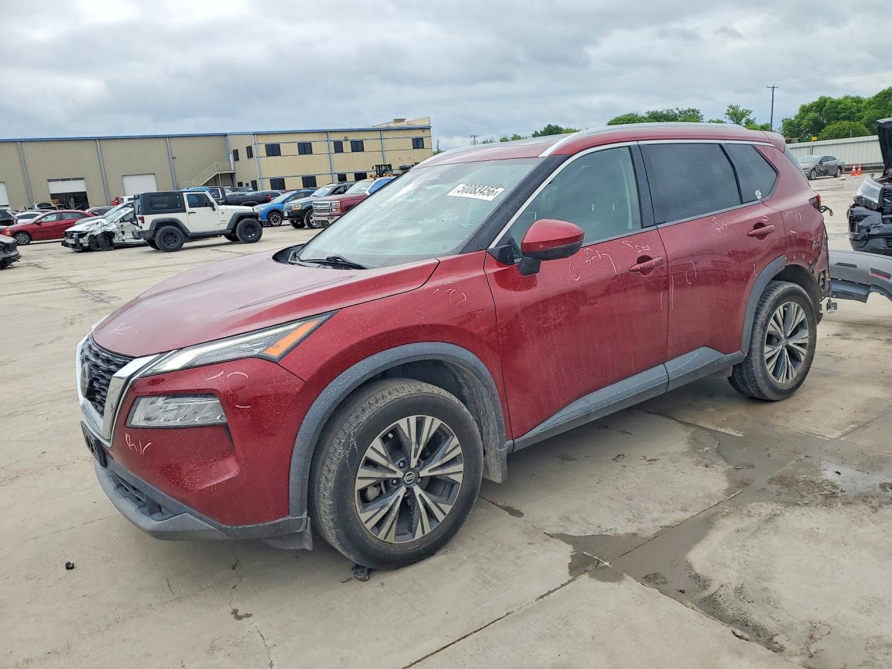 Salvage Nissan Rogue Image
