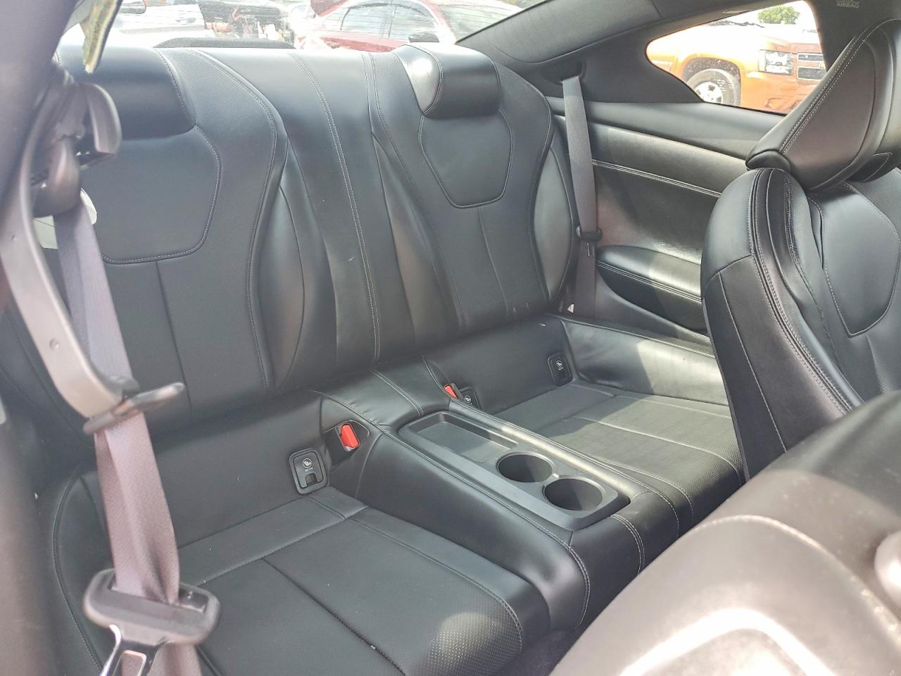 INFINITI Q60 Luxe