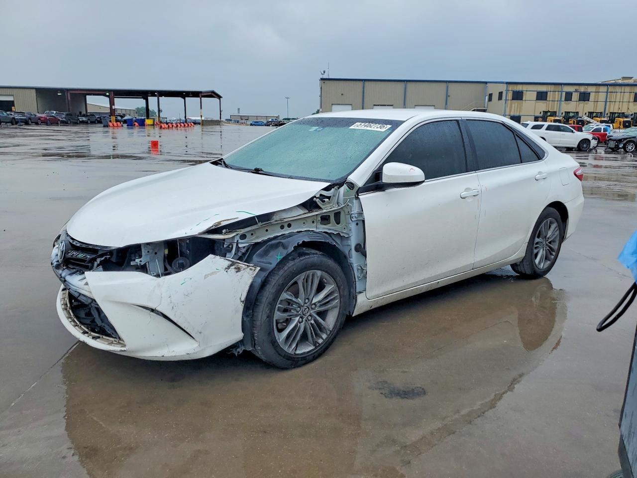 Salvage Toyota Camry Image