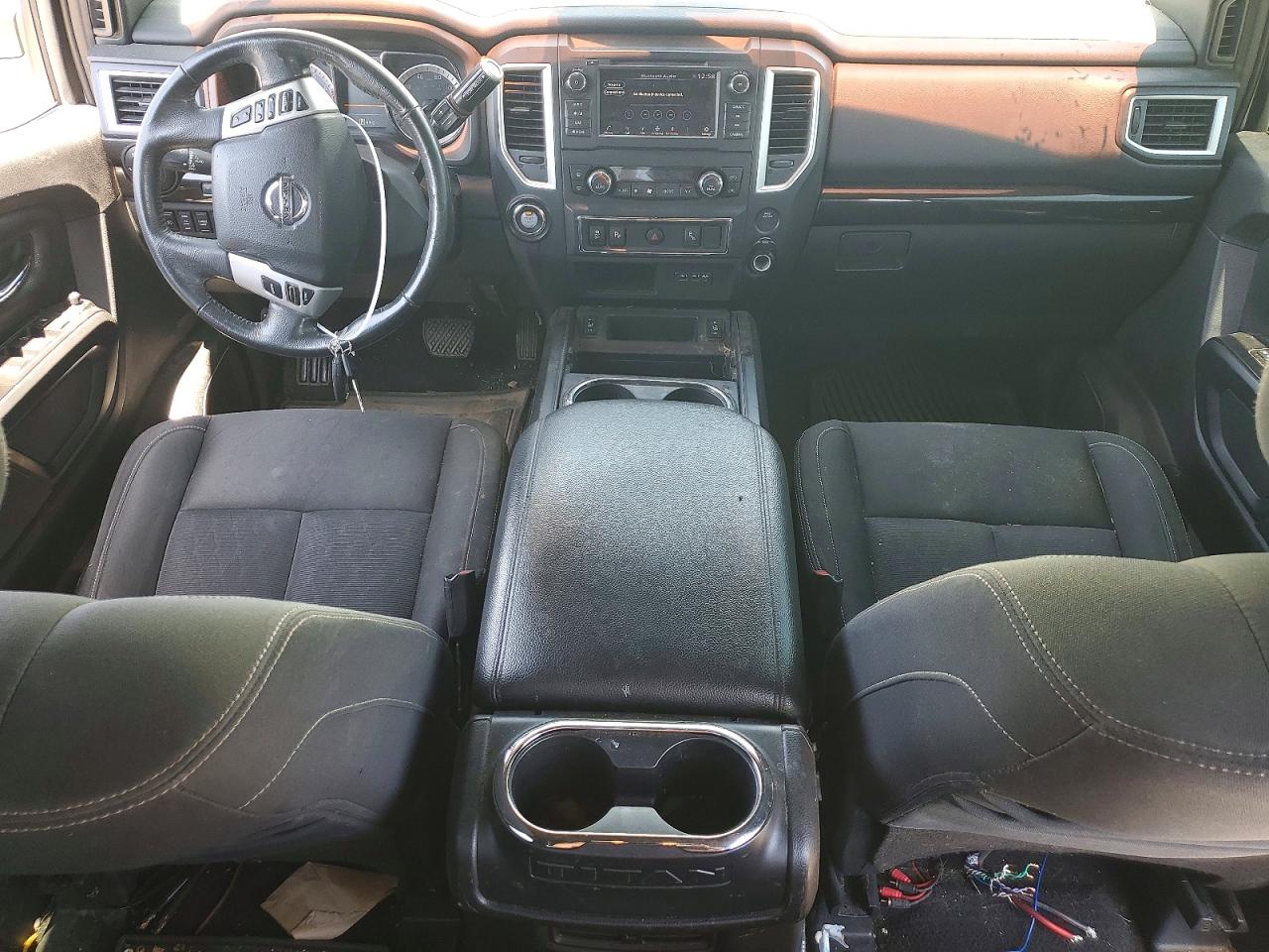 Nissan Titan Sv