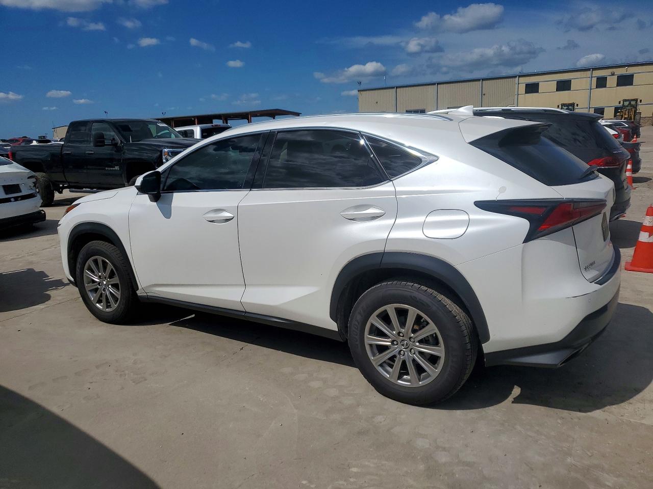Lexus NX Base