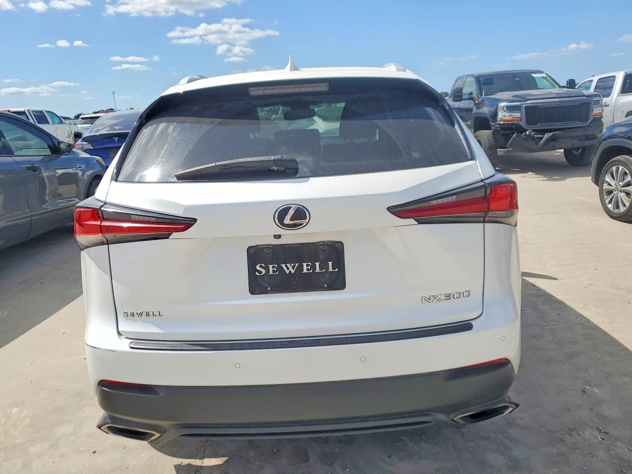 Lexus NX Base