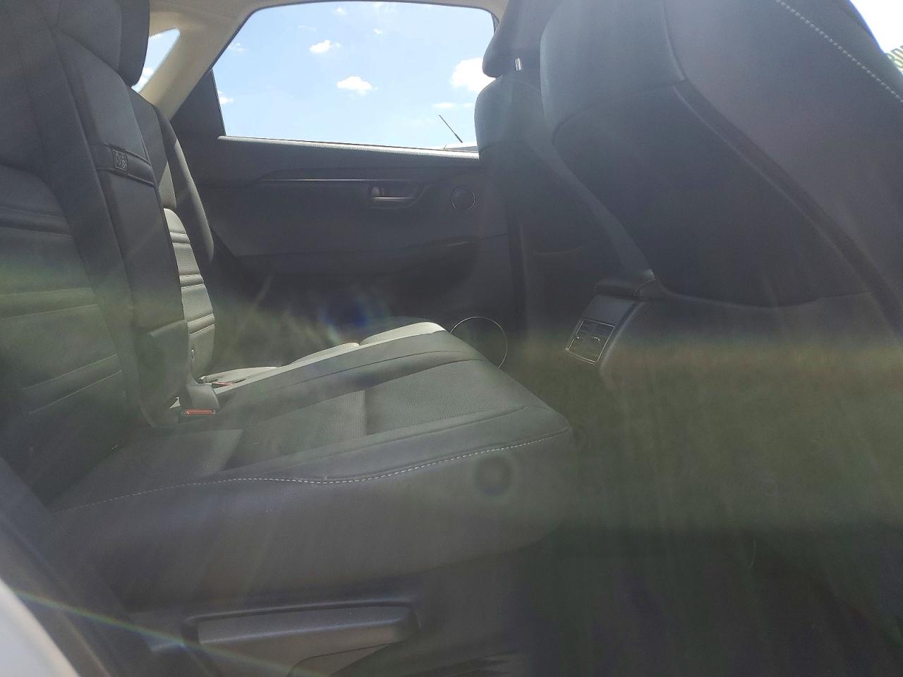 Lexus NX Base