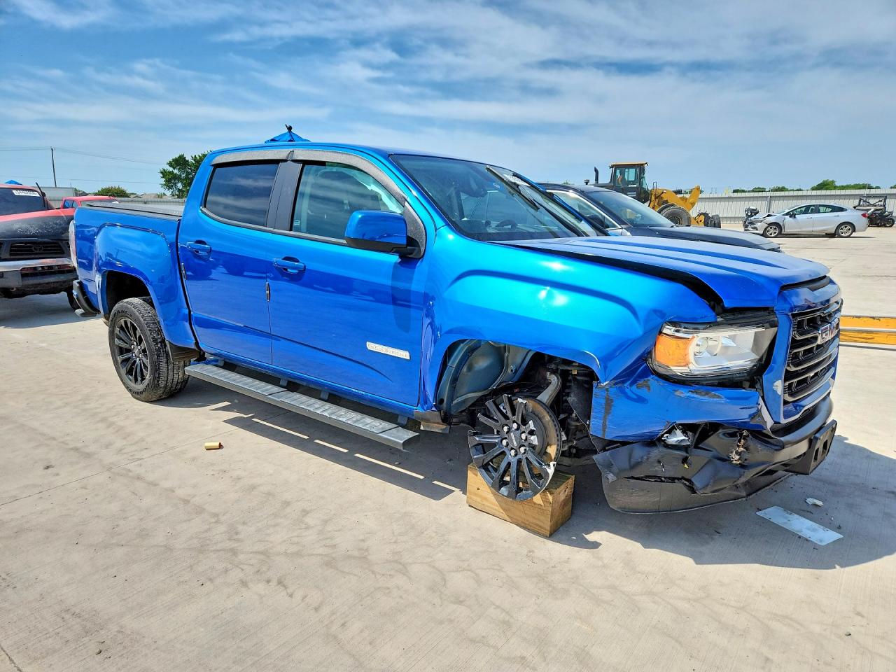 GMC Canyon Elevation