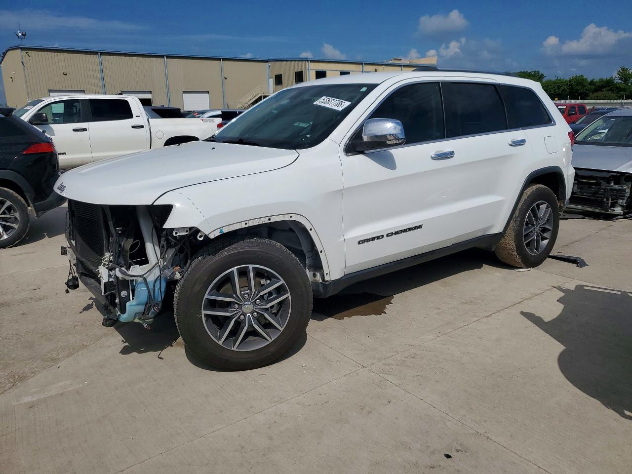 Salvage Jeep Grand Cherokee Image