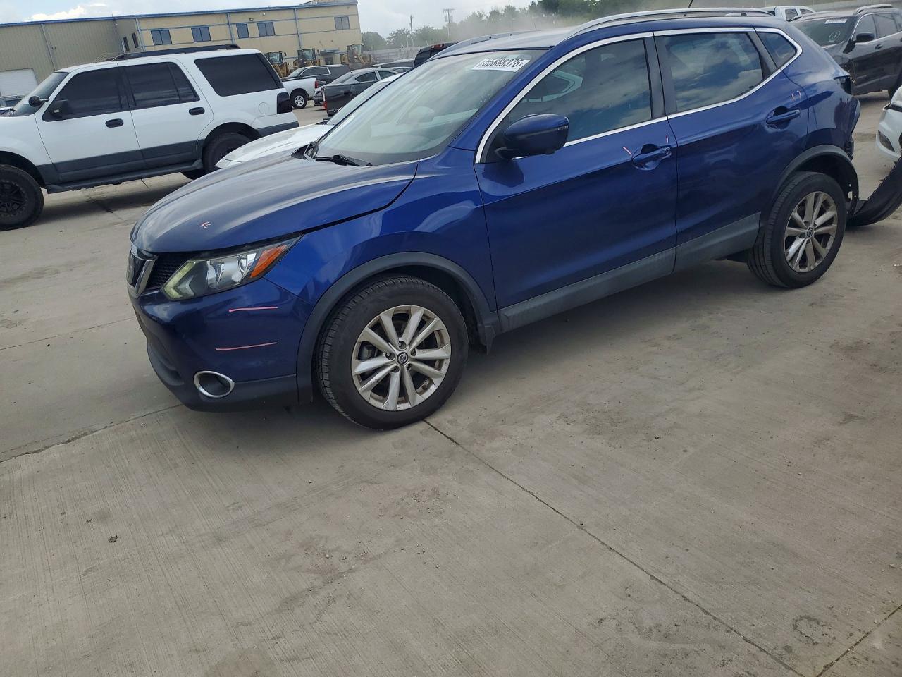 Salvage Nissan Rogue Image