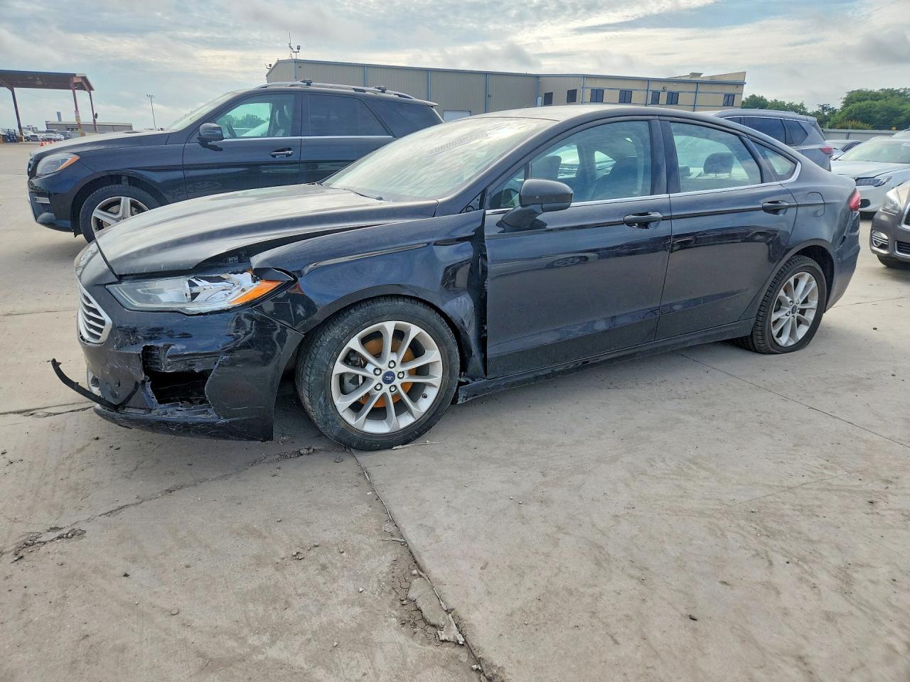 Salvage Ford Fusion Image