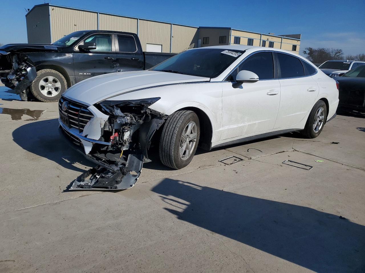 Salvage Hyundai SONATA Image