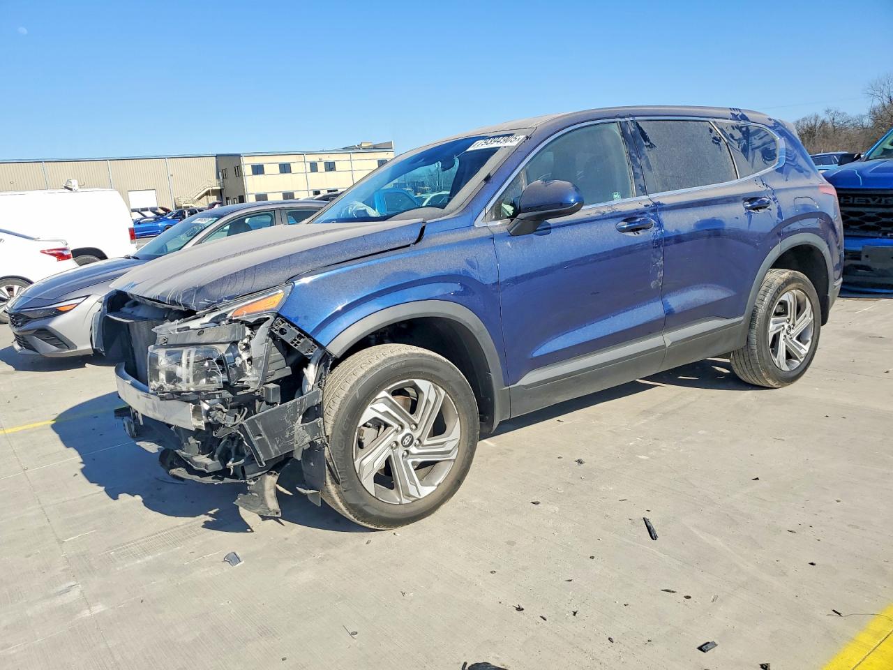 Salvage Hyundai SANTA FE Image
