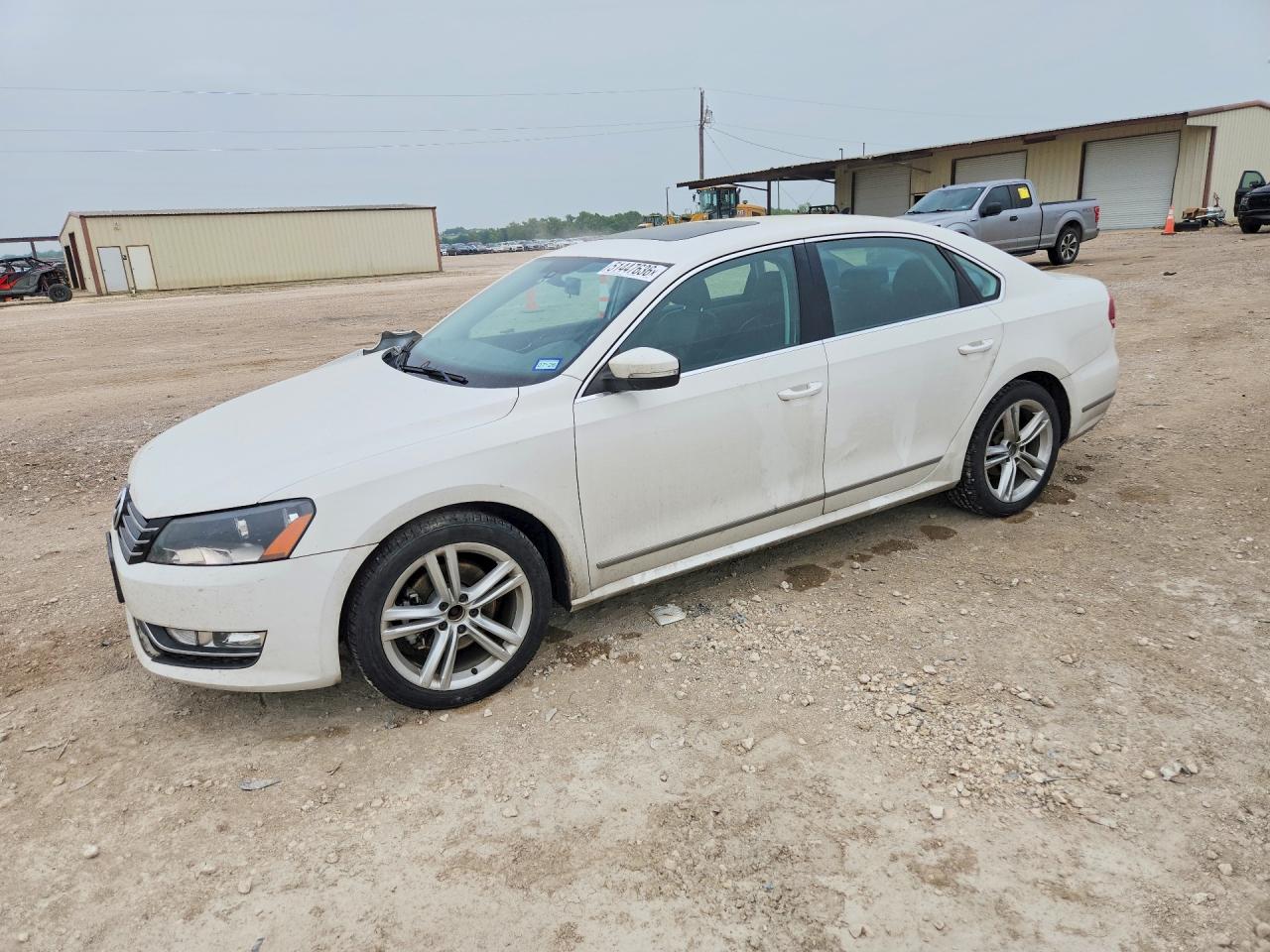 Salvage Volkswagen Passat Image