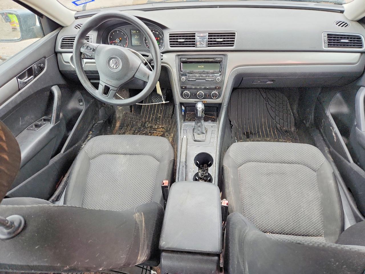 Volkswagen Passat S