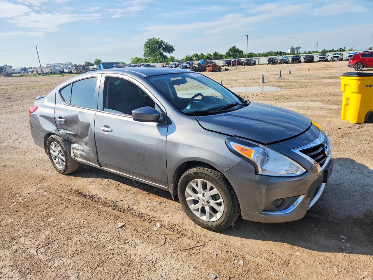 Nissan Versa