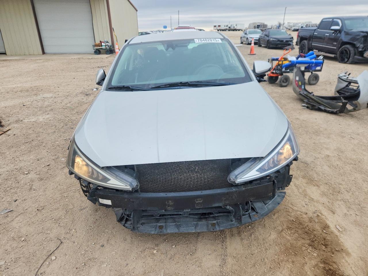 Hyundai ELANTRA Sel