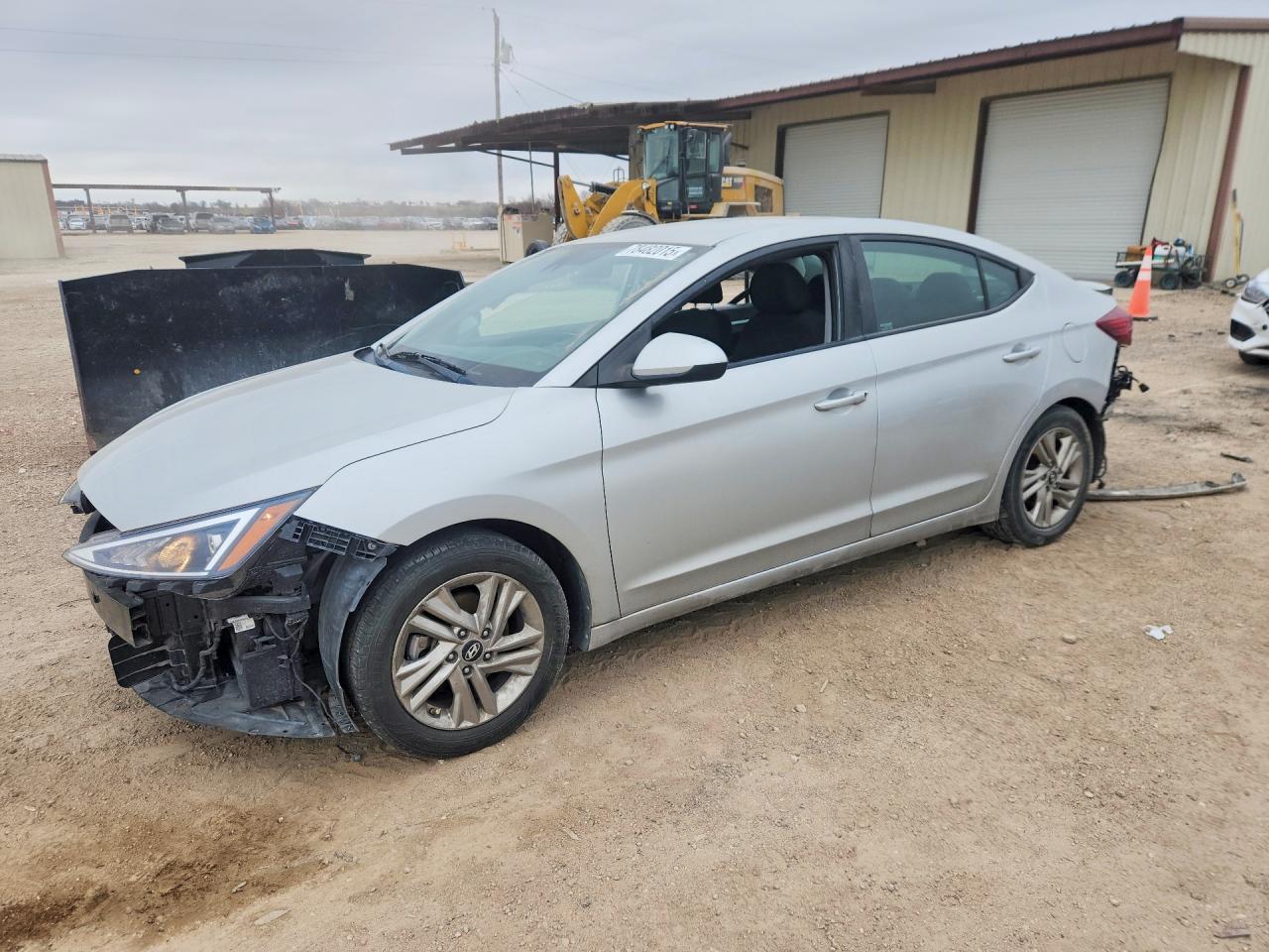 Salvage Hyundai ELANTRA Image