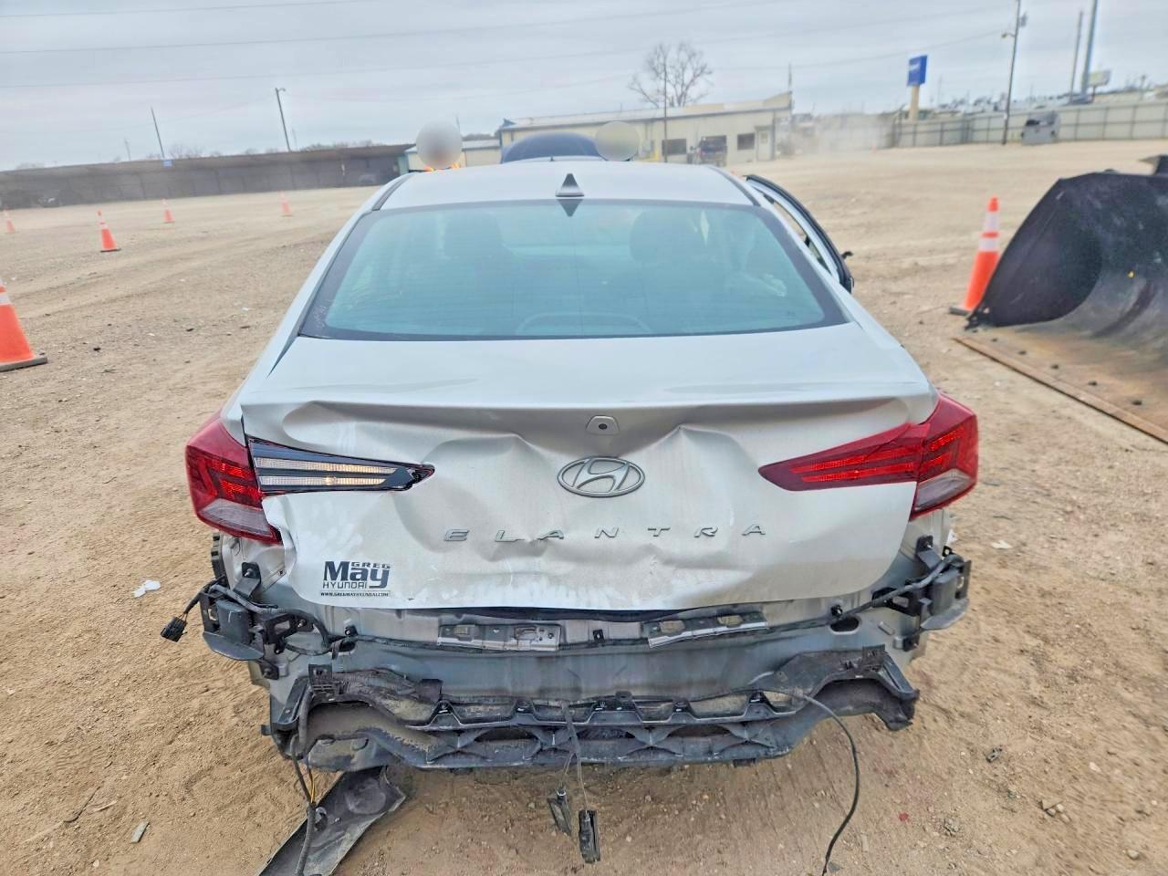Hyundai ELANTRA Sel