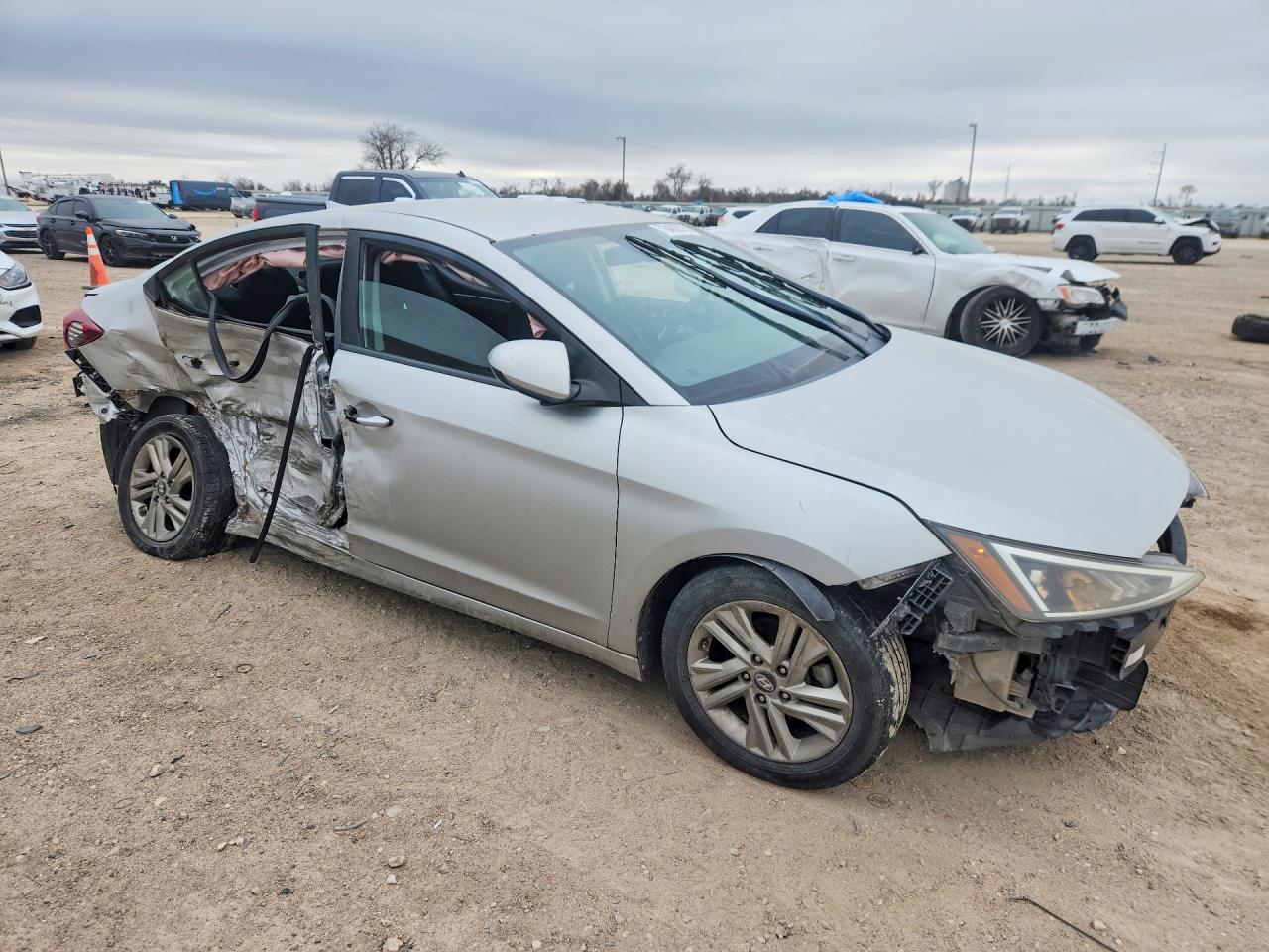 Hyundai ELANTRA Sel