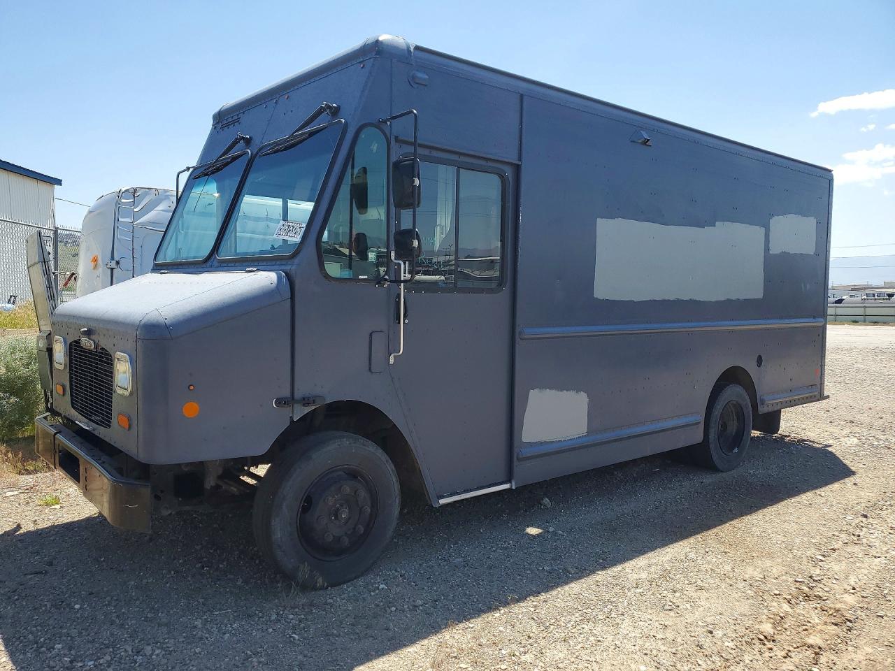 Salvage Freightliner Chassis Image