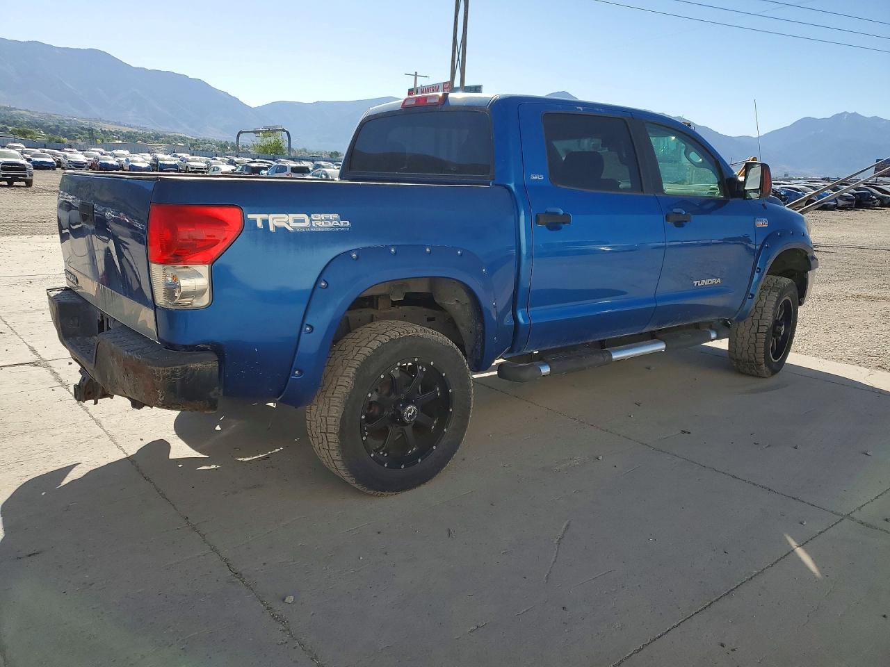 Toyota Tundra Crewmax Sr5