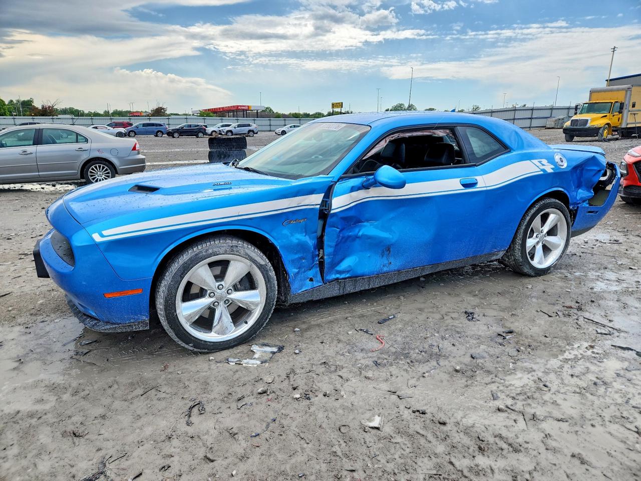 Salvage Dodge Challenger Image