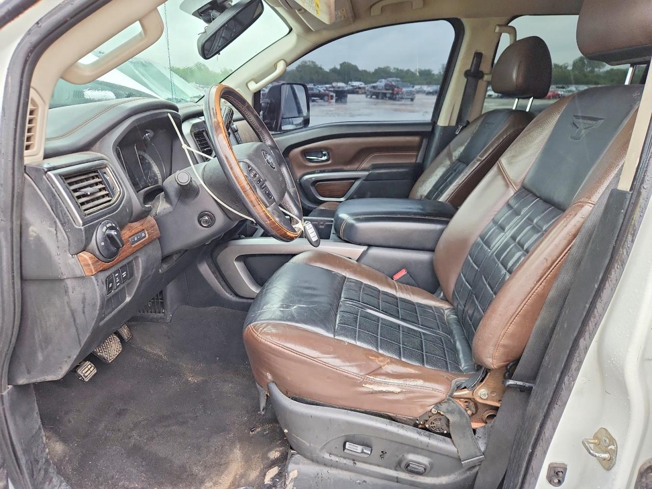 Nissan Titan Platinum Reserve