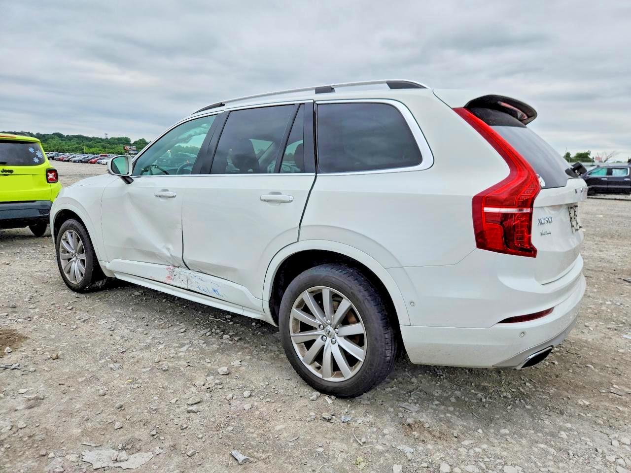 Volvo XC90 T6