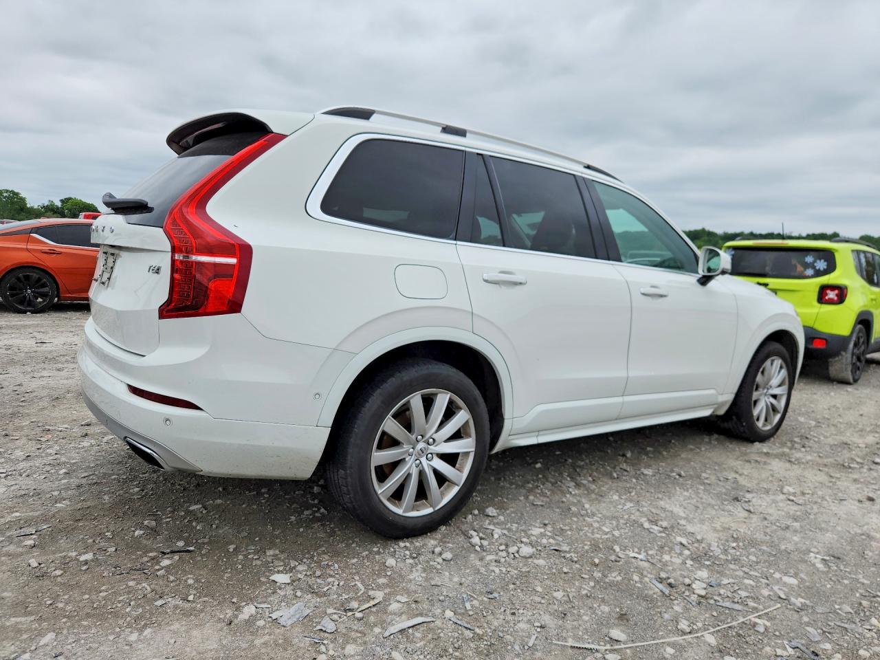 Volvo XC90 T6