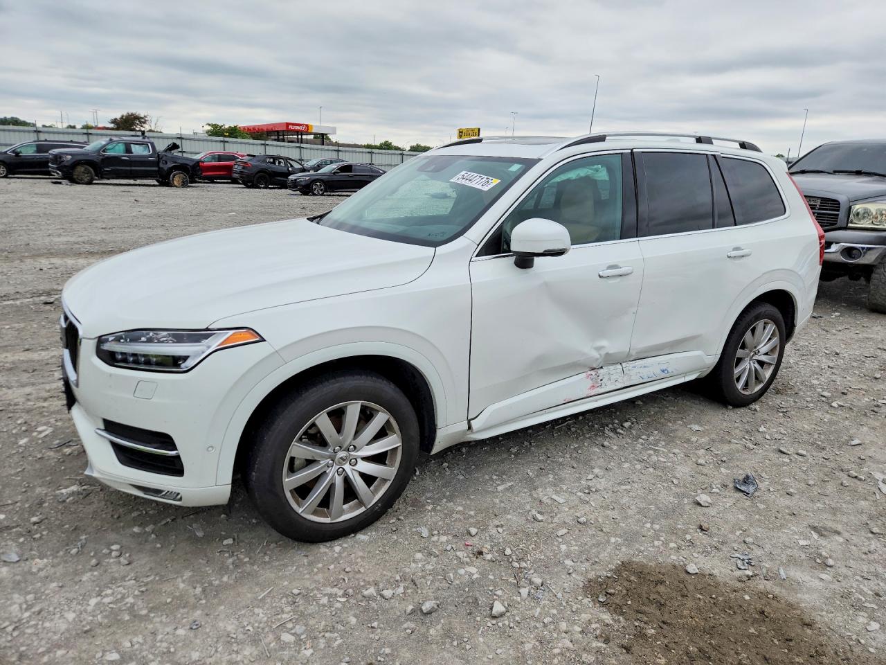 Salvage Volvo XC90 Image