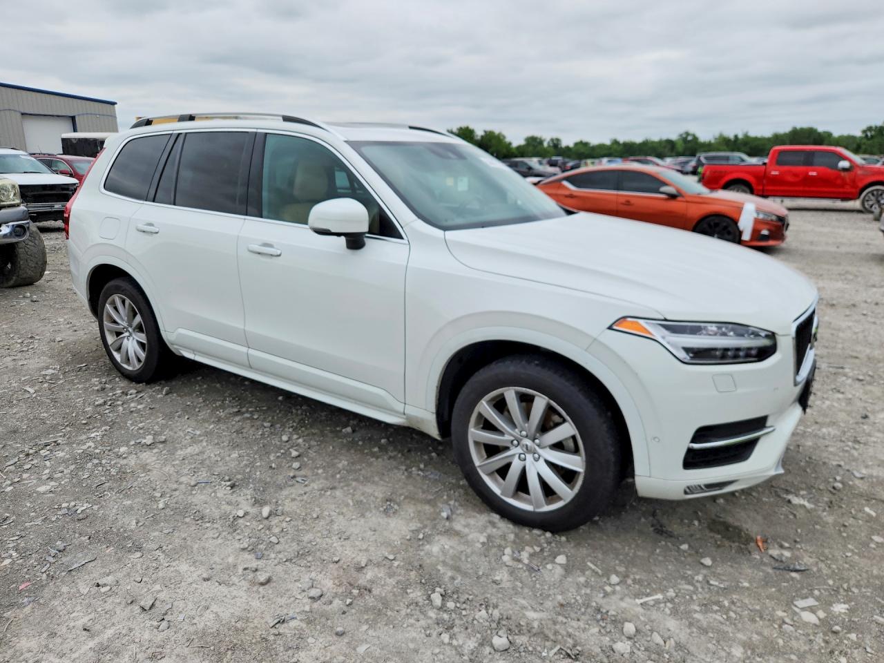Volvo XC90 T6