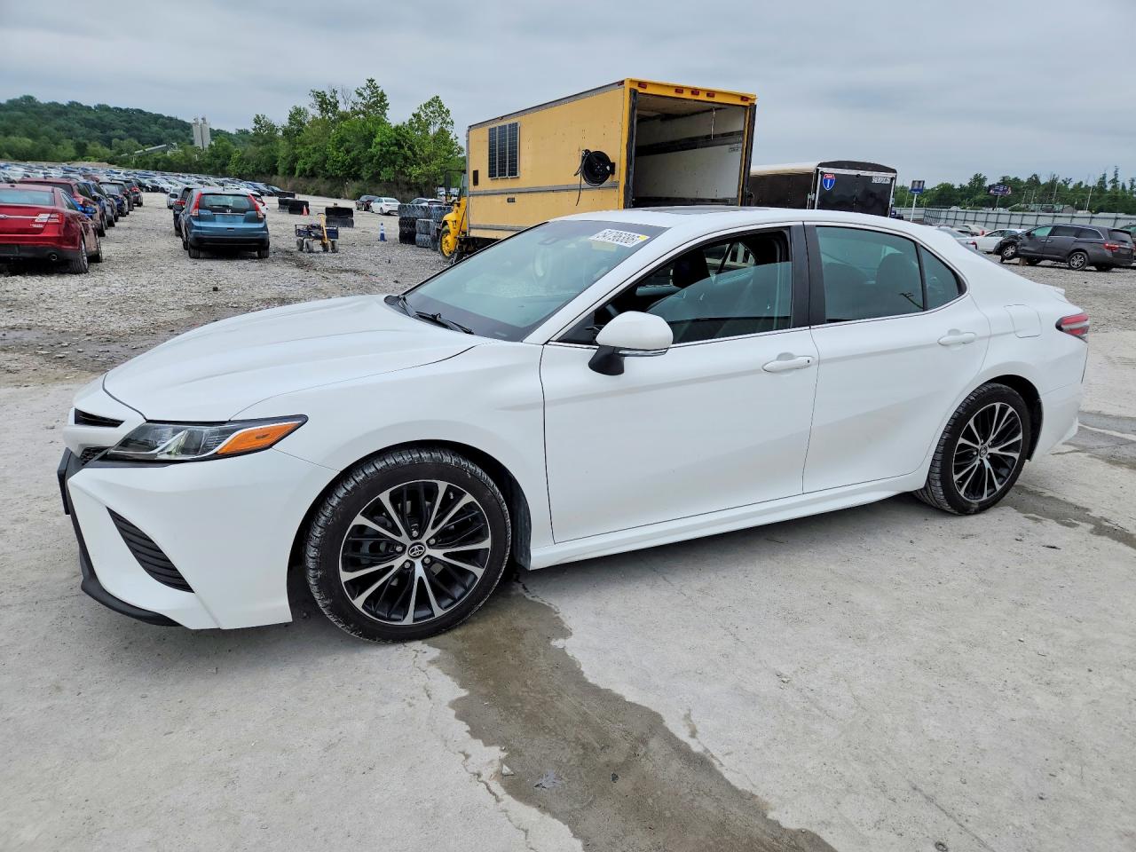 Salvage Toyota Camry Image