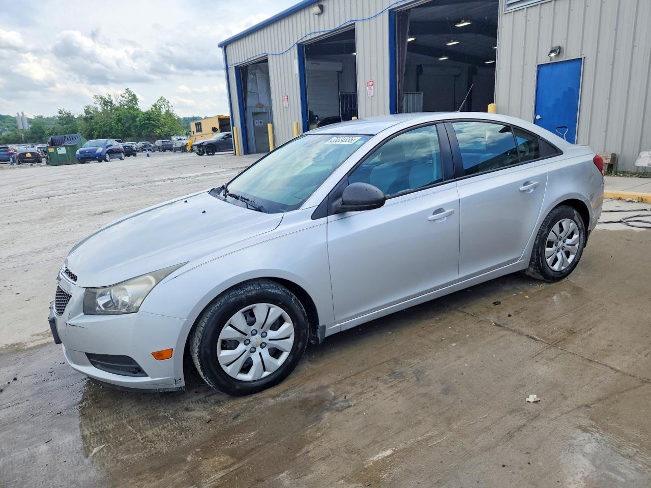Salvage Chevrolet Cruze Image