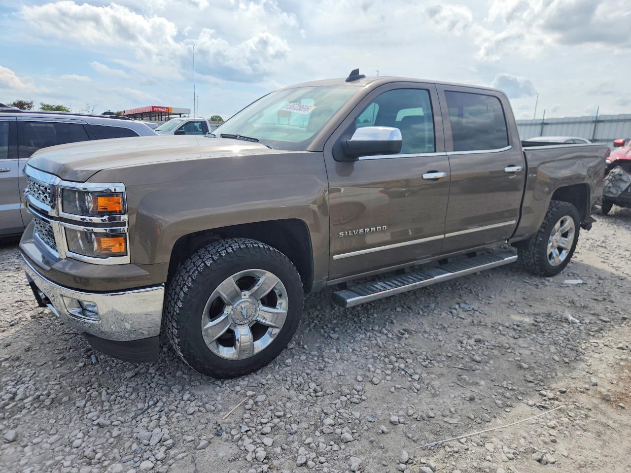 Salvage Chevrolet Silverado Image
