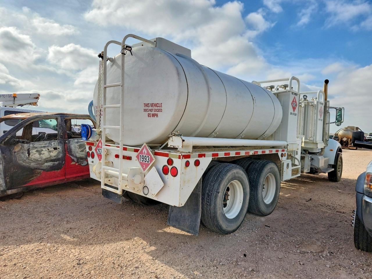 Peterbilt 348