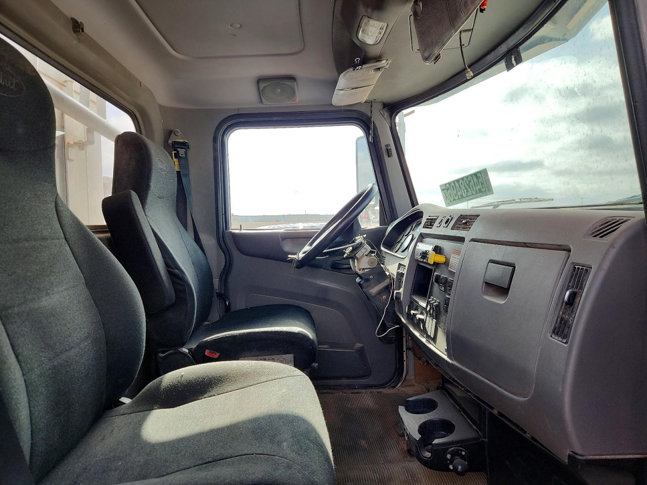 Peterbilt 348