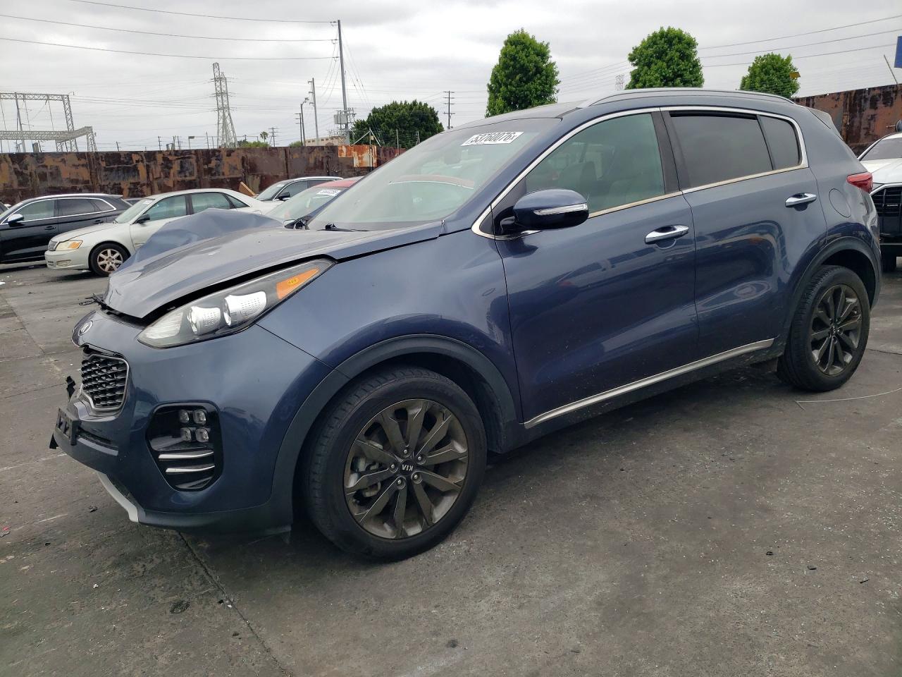Salvage Kia Sportage Image