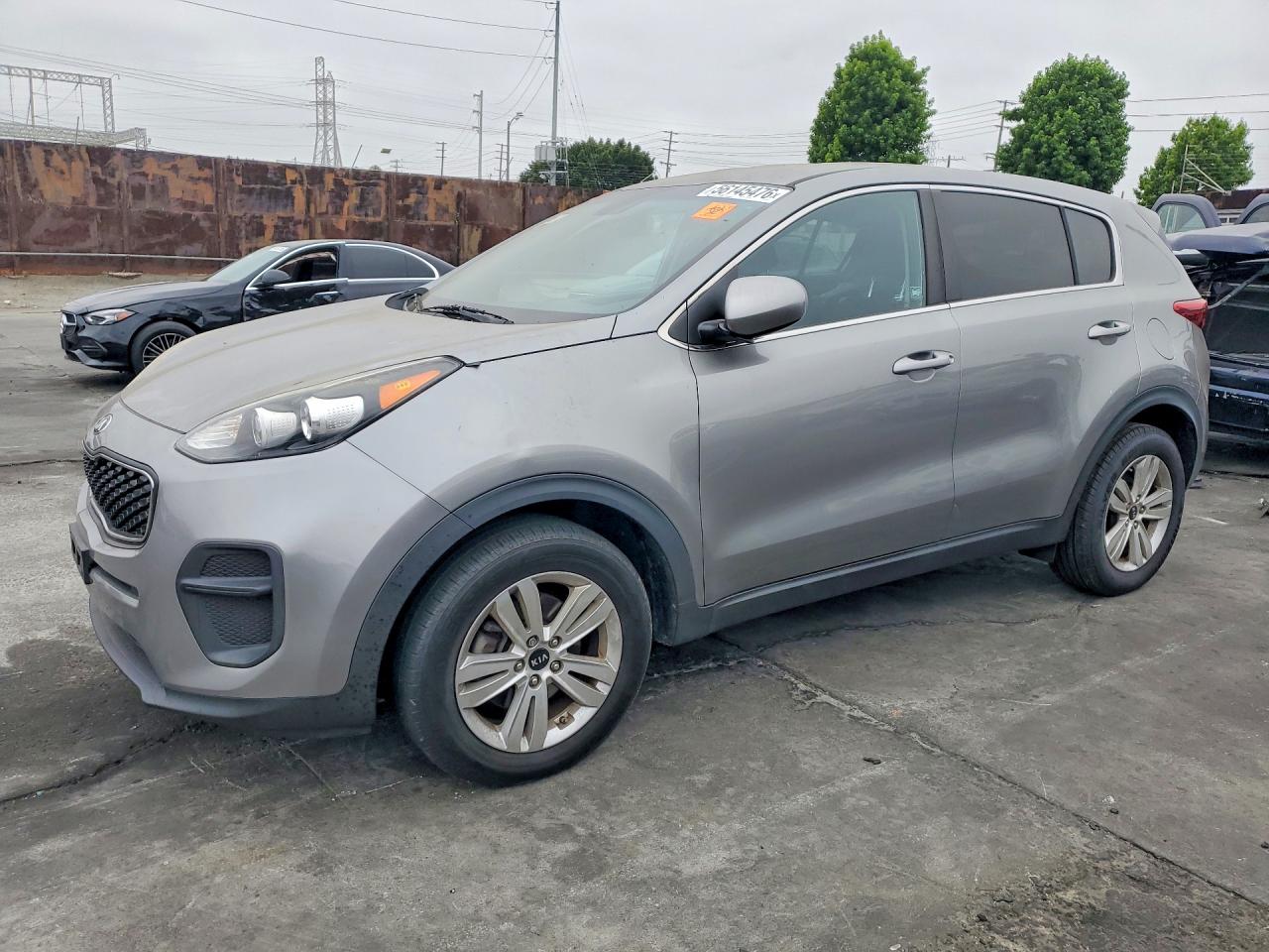 Salvage Kia Sportage Image