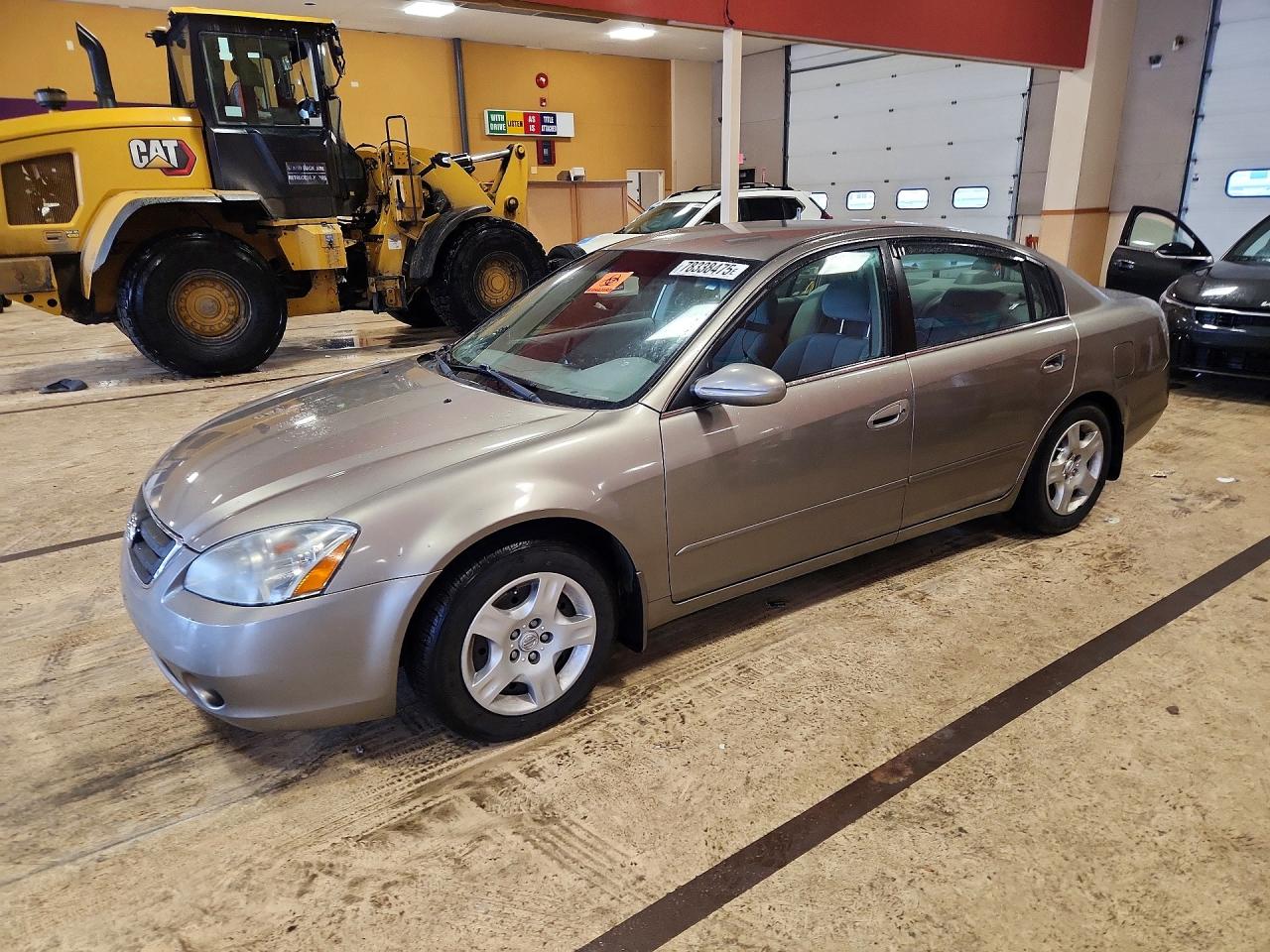 Salvage Nissan Altima Image