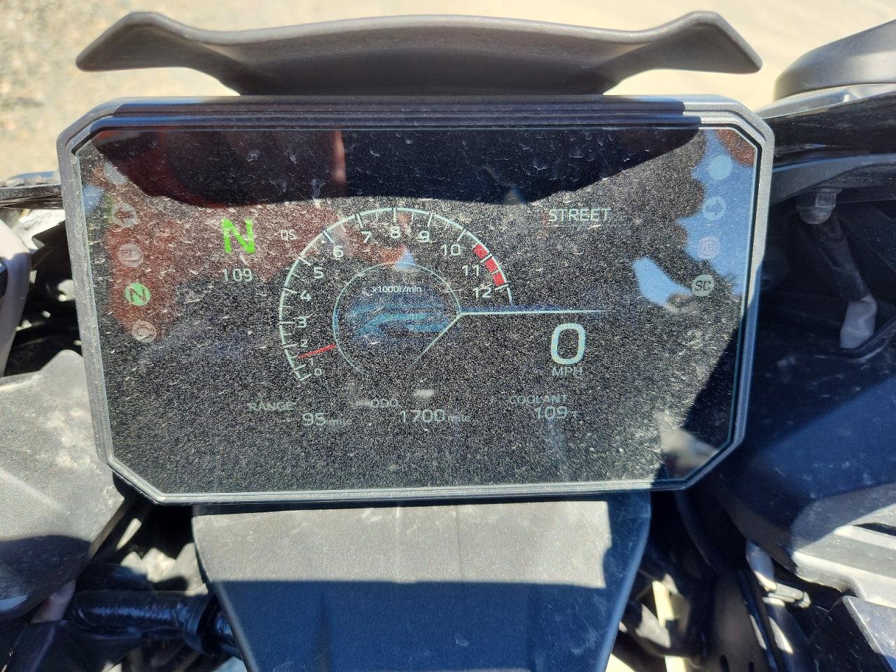 Yamaha Yzf690
