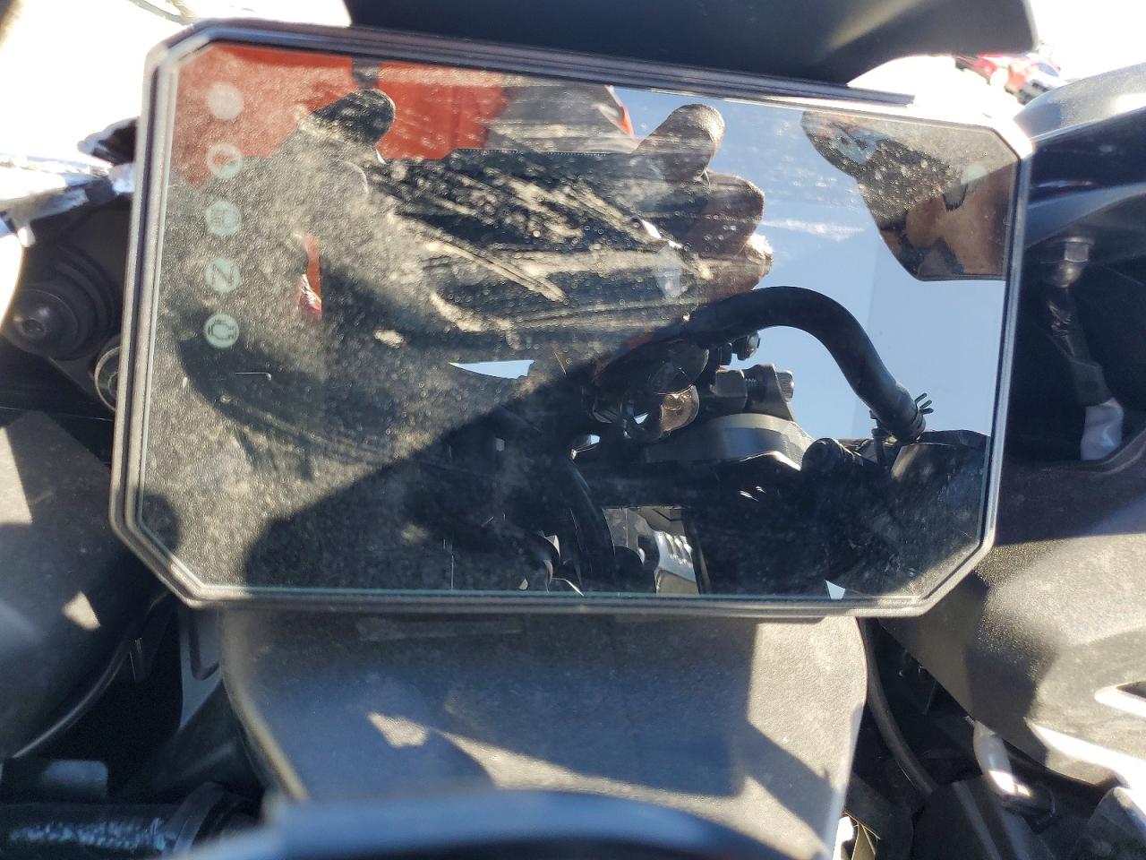 Yamaha Yzf690