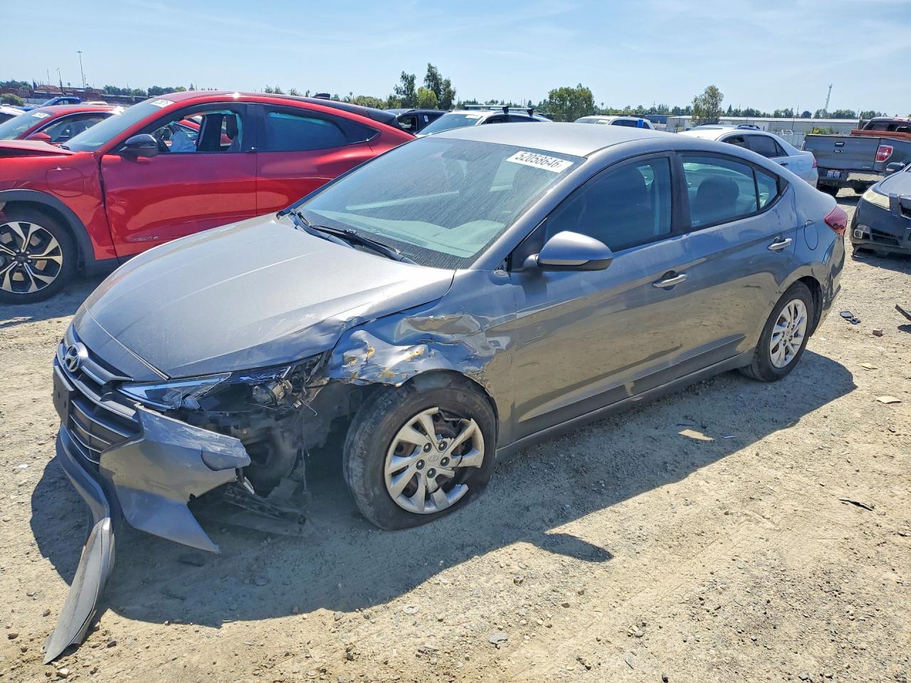 Salvage Hyundai ELANTRA Image