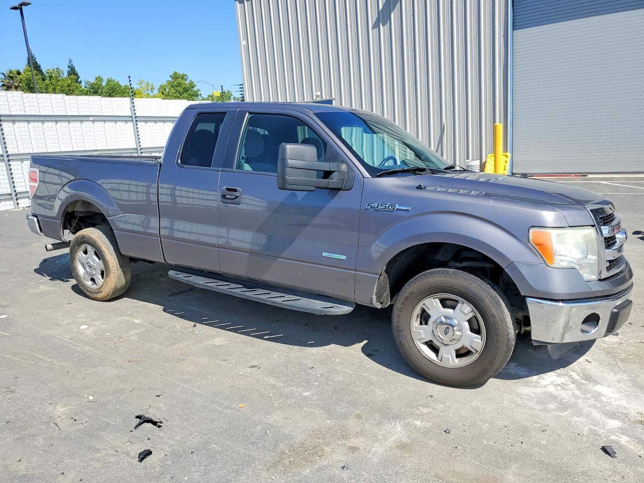 Ford F-150 Super Cab