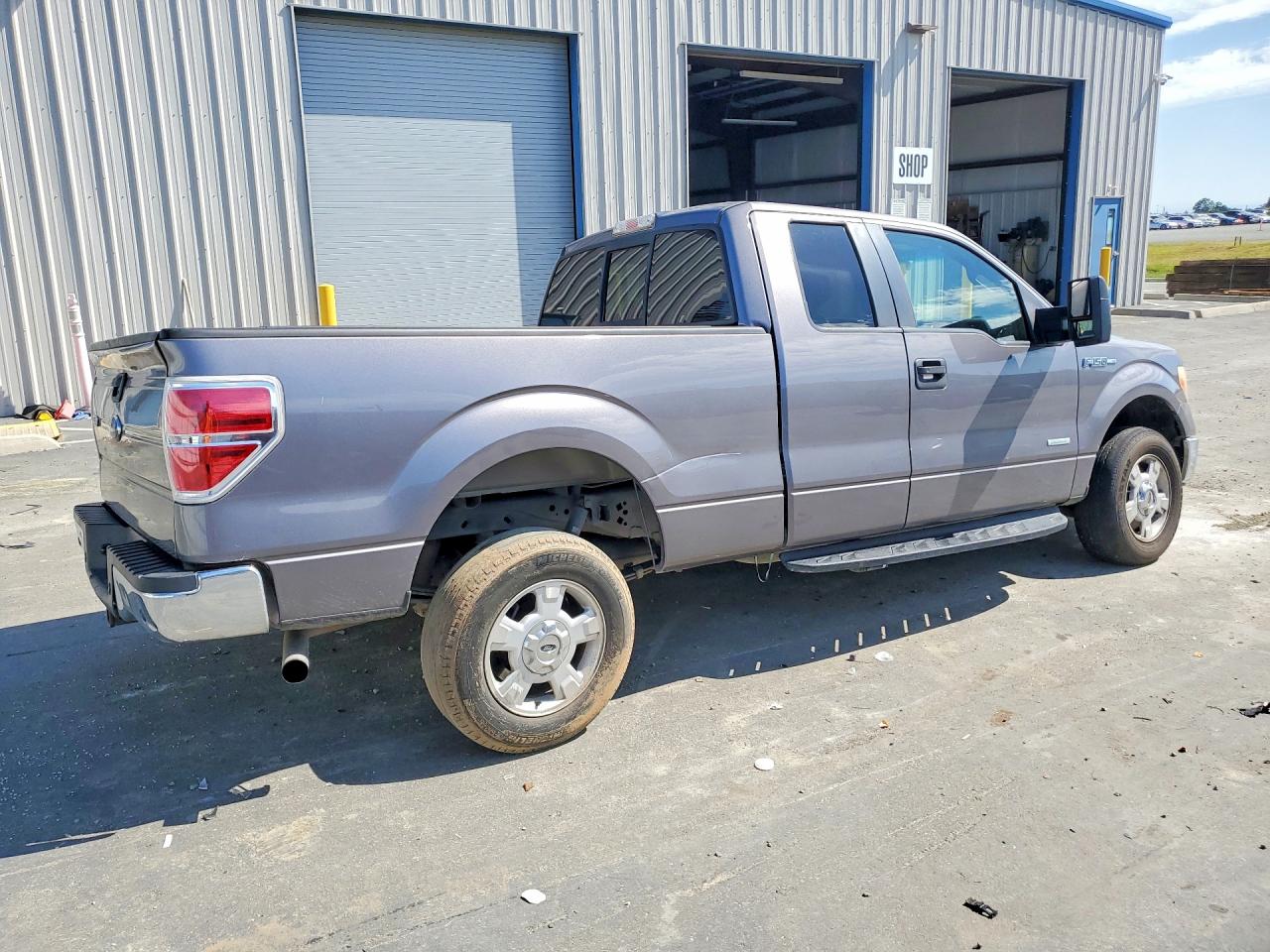 Ford F-150 Super Cab